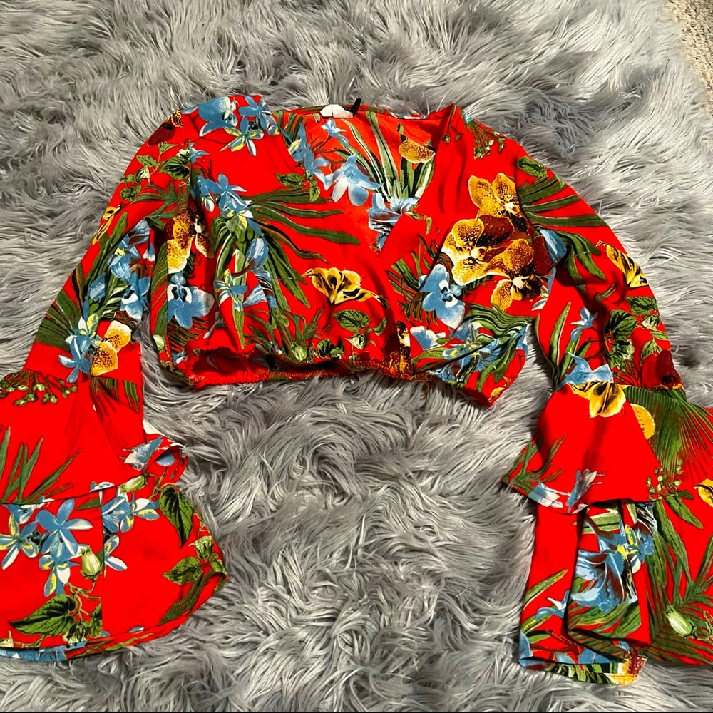 Floral Plunge Neck Bell Sleeve Crop Top